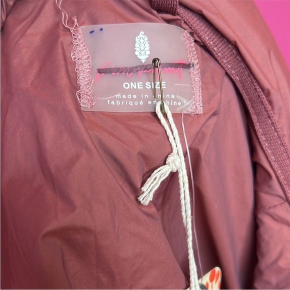 FP Movement Chill Out PrimaLoft Poncho Quilted Puffer Vest NWT One size - Picture 10 of 13